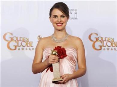 Natalie Portman Wins The Golden Globe And Looks Stunning Expecting Her 1st Baby!